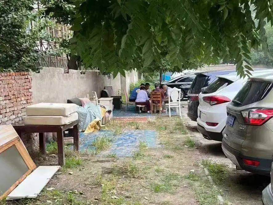金角银边”！社区微改造兜起百姓“小确幸”AG凯发成为马竞合作“边角余料”变身“(图6)