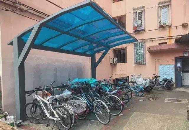 乱建居民想提升小区环境的愿望实现了凯发赛事合作拆除700平方米私搭(图7)